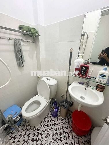 PHÒNG TRỌ 20M2 CỬA SỔ TRỜI - KHOÁ VÂN TAY TÂN BÌNH NGAY CHỢ HHT