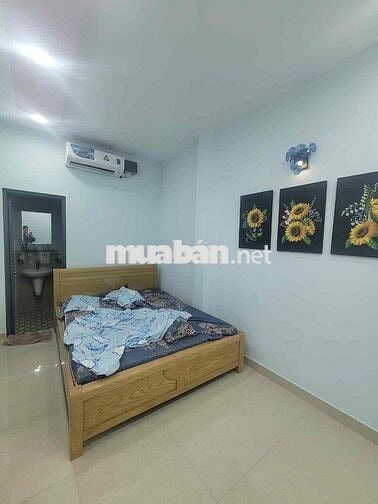 CẦN BÁN GẤP NHÀ ĐỒNG ĐEN, TÂN BÌNH.GẦN GA T3,HXH,5TẦNG BTCT.dt 6x12.GI