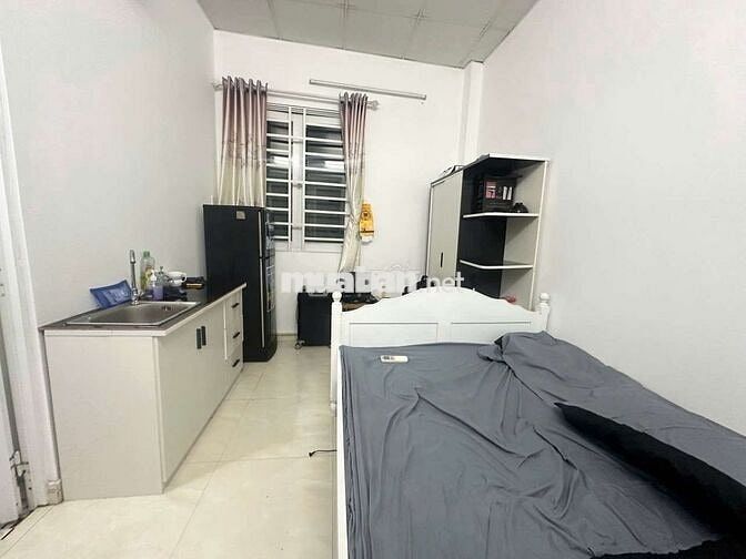 PHÒNG TRỌ 20M2 CỬA SỔ TRỜI - KHOÁ VÂN TAY TÂN BÌNH NGAY CHỢ HHT