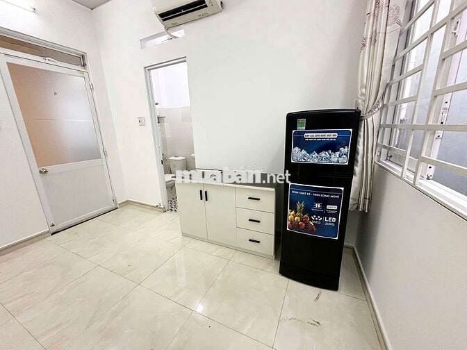 PHÒNG TRỌ 20M2 CỬA SỔ TRỜI - KHOÁ VÂN TAY TÂN BÌNH NGAY CHỢ HHT