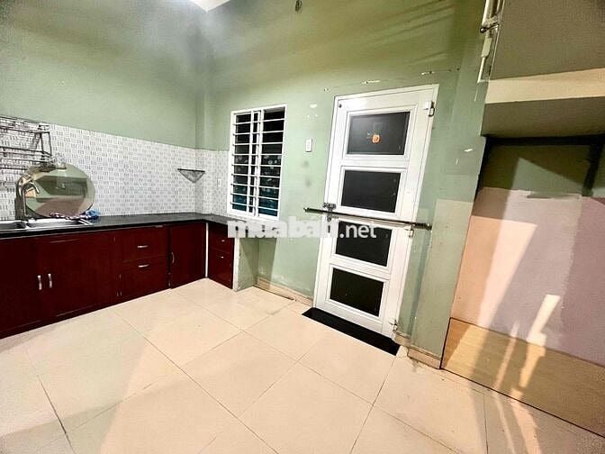 Nhà mặt tiền D19, 2PN+ 1PK+ 1 Bếp+ 2NVS, có ban công