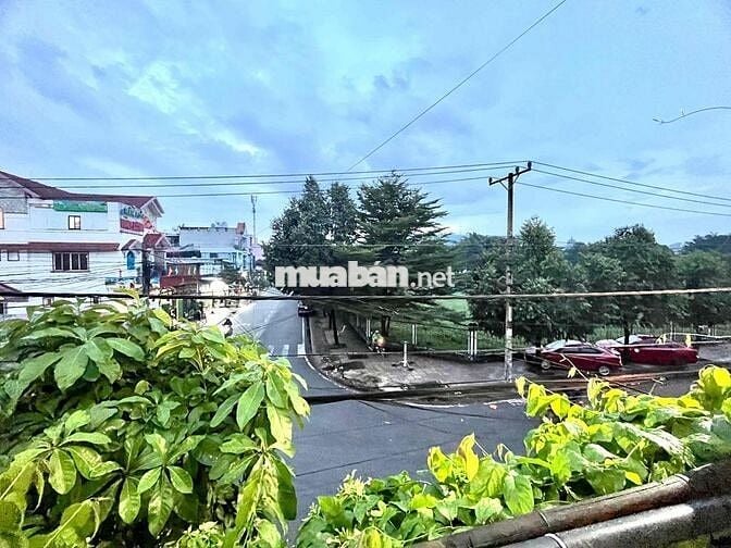 Nhà mặt tiền D19, 2PN+ 1PK+ 1 Bếp+ 2NVS, có ban công