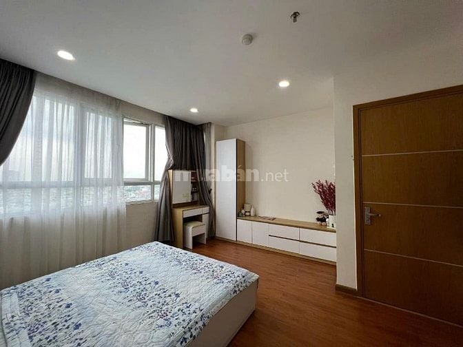 chung cư Ruby,Tân Bình rộng 90m2, 2p ngủ, NTCC giá 10,5tr