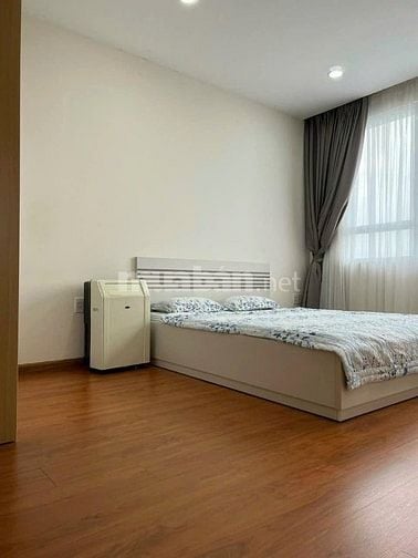chung cư Ruby,Tân Bình rộng 90m2, 2p ngủ, NTCC giá 10,5tr