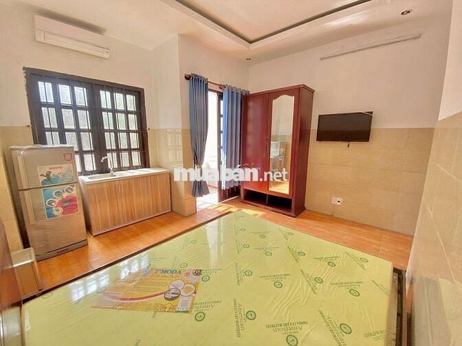 Cho thuê phòng trọ 16m2 lầu 3, có Bancol + cửa sổ trời.