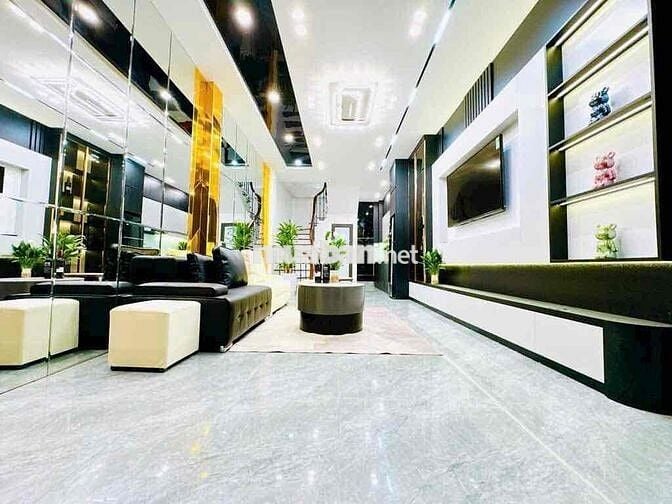 Bán nhà phố Khương Trung- Ở ngay- Gần ô tô- 2 thoáng- 35m2- 7.98 tỷ