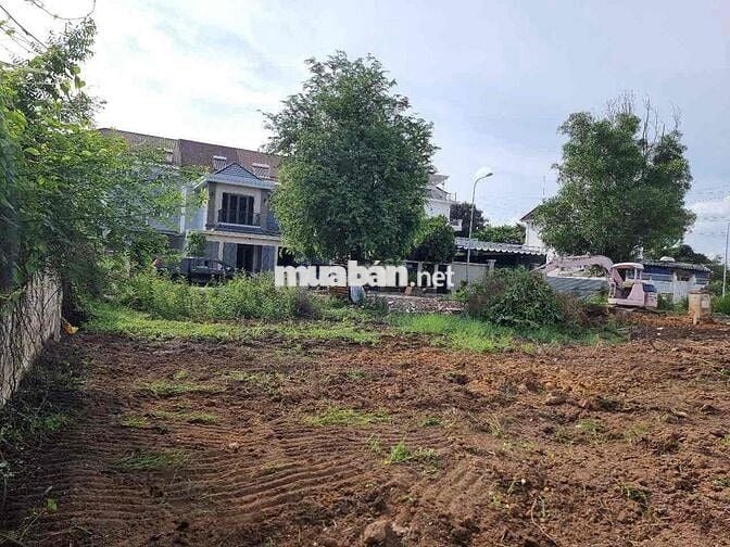 Đất biệt thự ngay QL13, 230m2 69tr/m2 đối diện công viên khu biệt thự