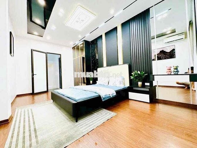 Bán nhà phố Khương Trung- Ở ngay- Gần ô tô- 2 thoáng- 35m2- 7.98 tỷ