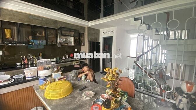Cho thuê nguyên căn full nt cao cấp giá 16,5tr hoặc NỮ (có 3p)