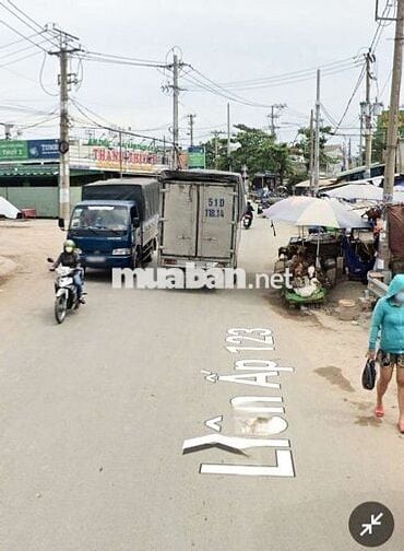 Bán Nhà: Gần Chợ 1A ,DT: 4x10m ,1 Lầu ,2PN ,2WC