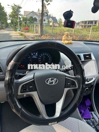 Hyundai Accent 2014 1.4 AT Hatchback - 67000 km