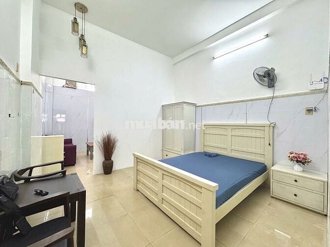 1 phòng ngủ đầy đủ nội thất phòng siêu rộng diện tích  35m2 , nhà mới