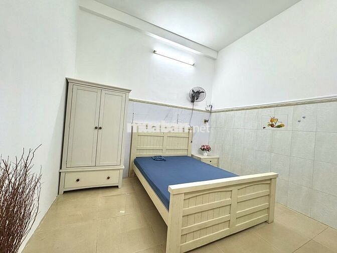 1 phòng ngủ đầy đủ nội thất phòng siêu rộng diện tích  35m2 , nhà mới