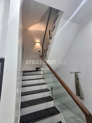 HOT — Nhà 4T mới, sân rộng, gần Vin Phúc Đồng, Long Biên, SỔ ĐỎ!