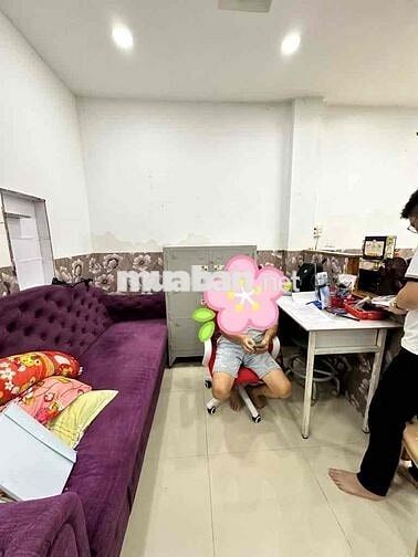 Nhà 1 trệt . 1 lầu . 2PN . 2vS