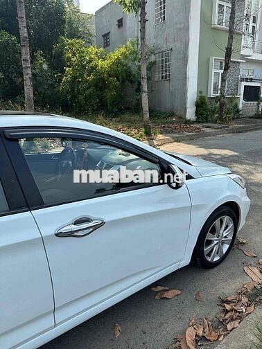 Hyundai Accent 2014 1.4 AT Hatchback - 67000 km
