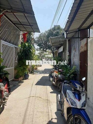 bán gap nha gần chợ nữ dân công 1ty180