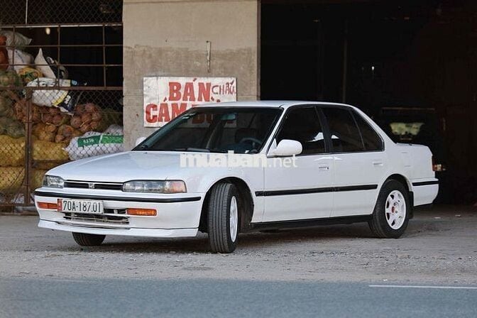 Honda Accord 1992 2.2 MT - 123456 km