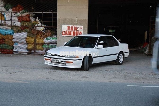 Honda Accord 1992 2.2 MT - 123456 km
