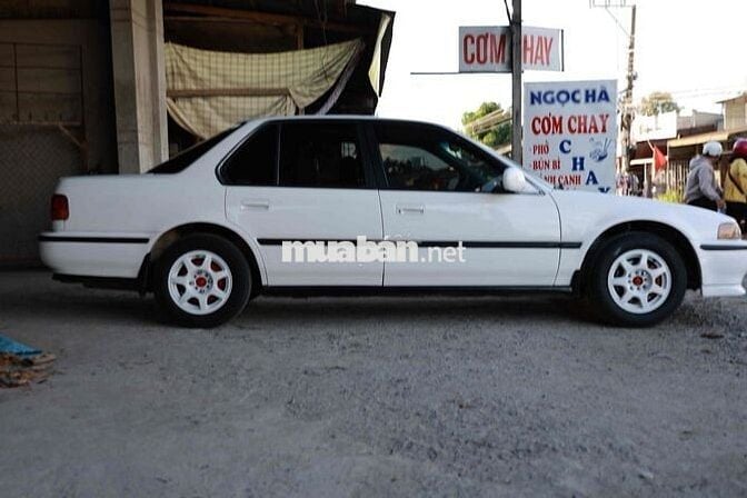 Honda Accord 1992 2.2 MT - 123456 km