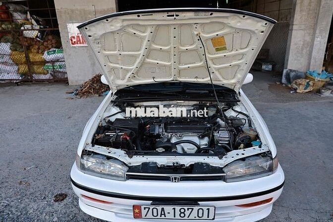 Honda Accord 1992 2.2 MT - 123456 km