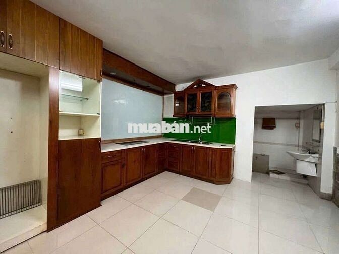 Nhà đẹp 3 PN Bạch Đằng giá chỉ 15tr