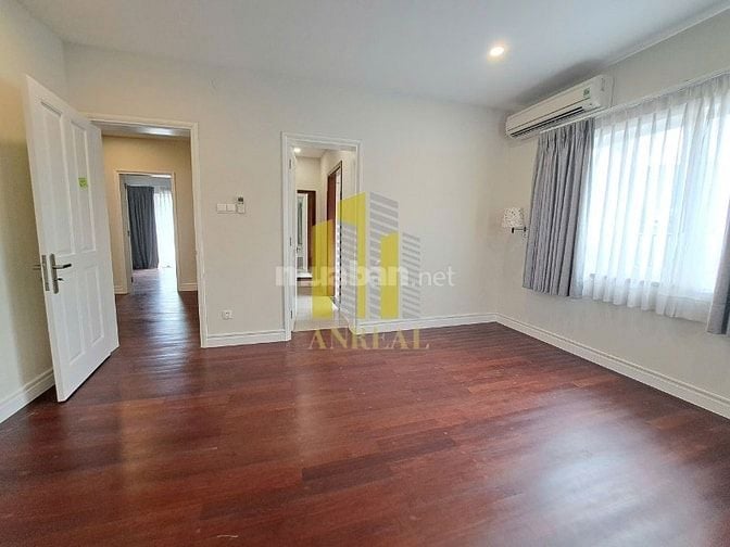 Biệt Thự Hồ Bơi, Sân Vườn Khu Có Bảo Vệ 24/24 - Giá 130 Triệu