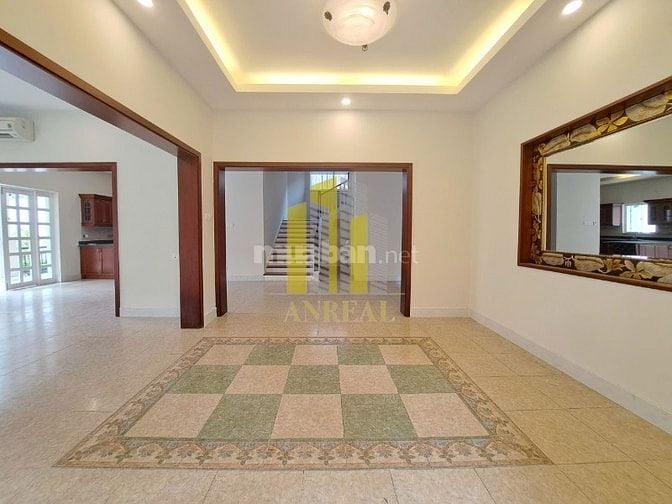 Biệt Thự Hồ Bơi, Sân Vườn Khu Có Bảo Vệ 24/24 - Giá 130 Triệu