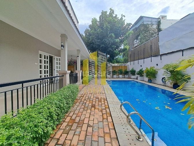 Biệt Thự Hồ Bơi, Sân Vườn Khu Có Bảo Vệ 24/24 - Giá 130 Triệu