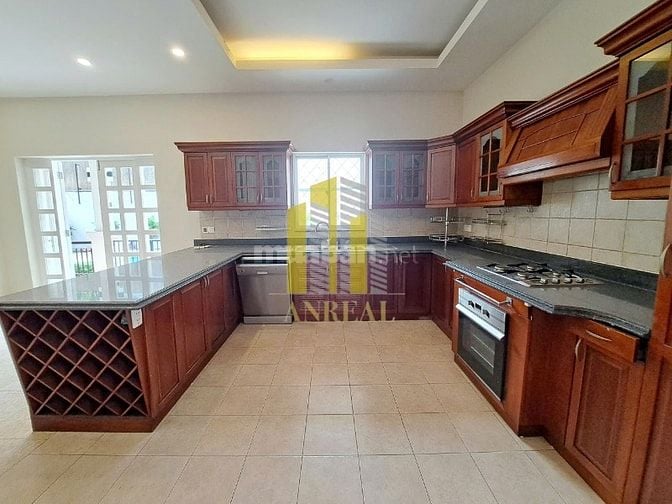 Biệt Thự Hồ Bơi, Sân Vườn Khu Có Bảo Vệ 24/24 - Giá 130 Triệu