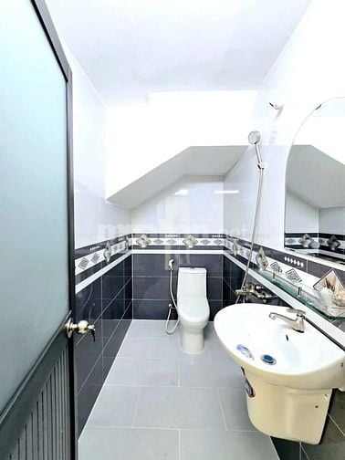 Kẹt vốn làm ăn bán gấp nhà Phú Nhuận_Nguyễn Kiệm 56m2_1 tỷ 370tr SHR