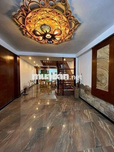 Nhà đẹp 3 PN Bạch Đằng giá chỉ 15tr