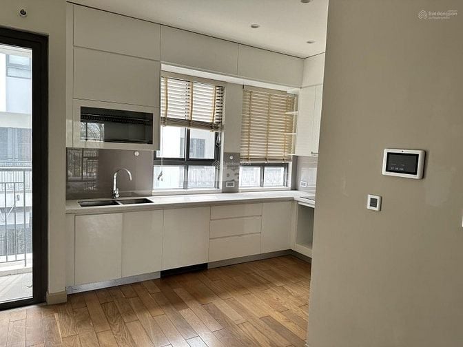 cho thuê nhà KD,VP,CTY, mặt phố Cù chính Lan ,DT120M,4T GIÁ 25TR/Th