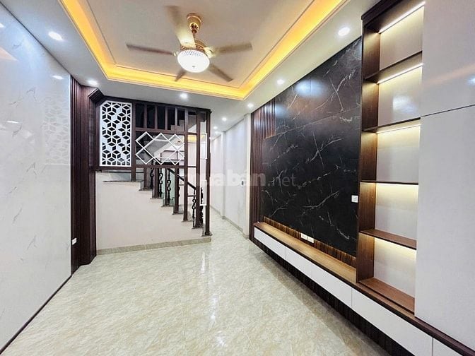 45m2*4 tầng- 2 thoáng cửa sổ-có ban công 11.6 tỷ ngõ 142 Khương Đình