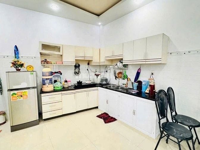Bán nhà đẹp-DT54m2-2TẦNG-3PN-đường ôtô 2/4-vĩnh hoà-Nha Trang-Chỉ 3ty3