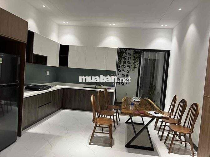 Nhà MT 3 tầng đẹp cho thuê hoặc bán,  dtsd 240m2, 32 Thân Nhân Trung