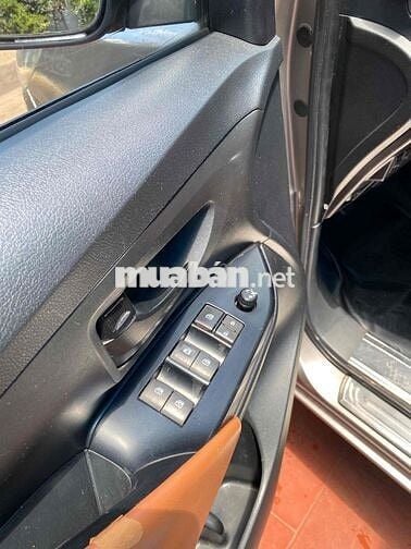 Toyota Innova 2017 2.0E - 100000 km