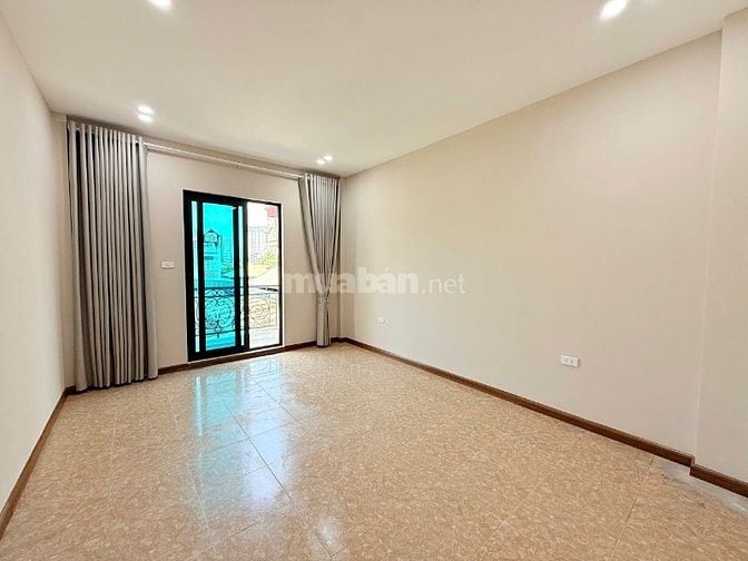 45m2*4 tầng- 2 thoáng cửa sổ-có ban công 11.6 tỷ ngõ 142 Khương Đình