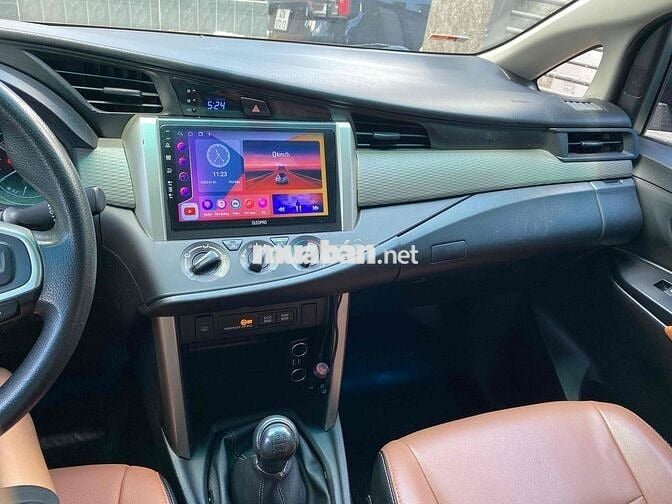 Toyota Innova 2017 2.0E - 100000 km