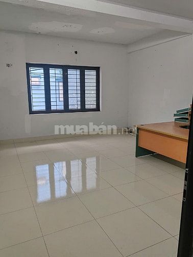 Cho thuê nhà Tam Trinh, Hoàng Mai, DT 70 m2, 3 tầng, đường to 2 ô tô