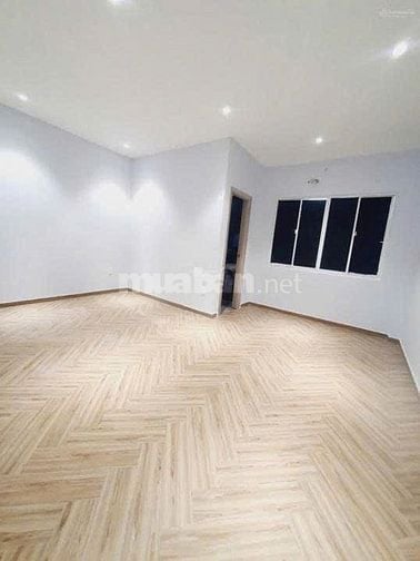 SIÊU HIẾM MẶT TIỀN NGUYỄN VĂN TRỖI NHÀ NHƯ MỚI 3 LẦU GIÁ 31 TRIỆU 