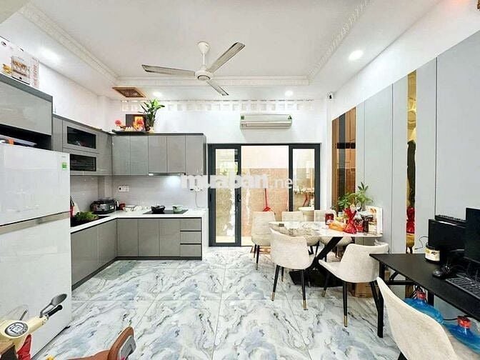 NHÀ 4 TẦNG CẠNH HUỲNH TẤN PHÁT, DTSD 140M2, 6.15 TỶ, ĐỂ LẠI NỘI THẤT