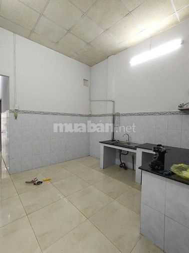 Nhà cho thuê gần chợ, trường học, hẻm thông Bùi Minh Trực, PTH
