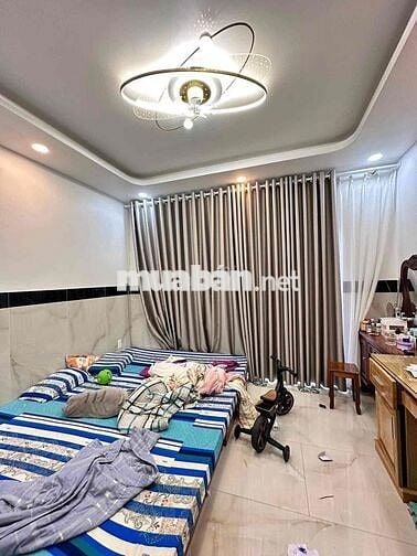 Tôi chính chủ muốn bán căn nhà mặt tiền giá 11ty8 tl