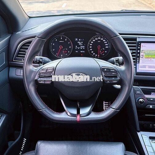 Hyundai Elantra 2018 1.6 AT Sport - 78000 km