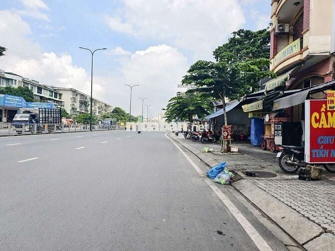 MẶT TIỀN DƯƠNG QUẢNG HÀM, GÒ VẤP