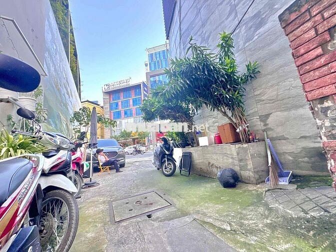 NHÀ NGON MỚI RA LÒ CÁCH MT NGUYỄN VĂN TRỖI CHỈ 10M- CÁCH Q1,3 CHỈ 5'