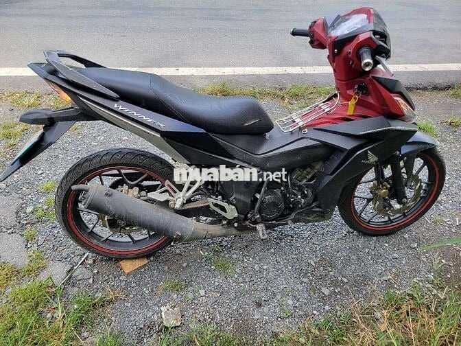 Cần bán winner V1 đời đầu, Đk 2016. Máy êm.