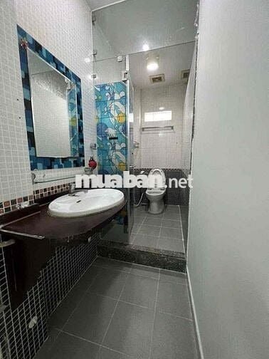 NNC 1 trệt 2 lầu gồm 3pn 5wc hẻm ô tô ngay đường bạch đằng