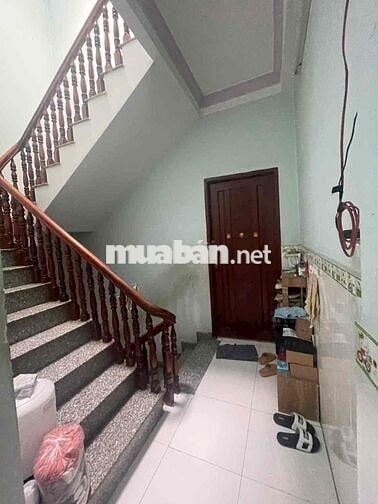 NHÀ 2 LẦU 4PN- SÂN THƯỢNG - HẺM 6M XE TẢI